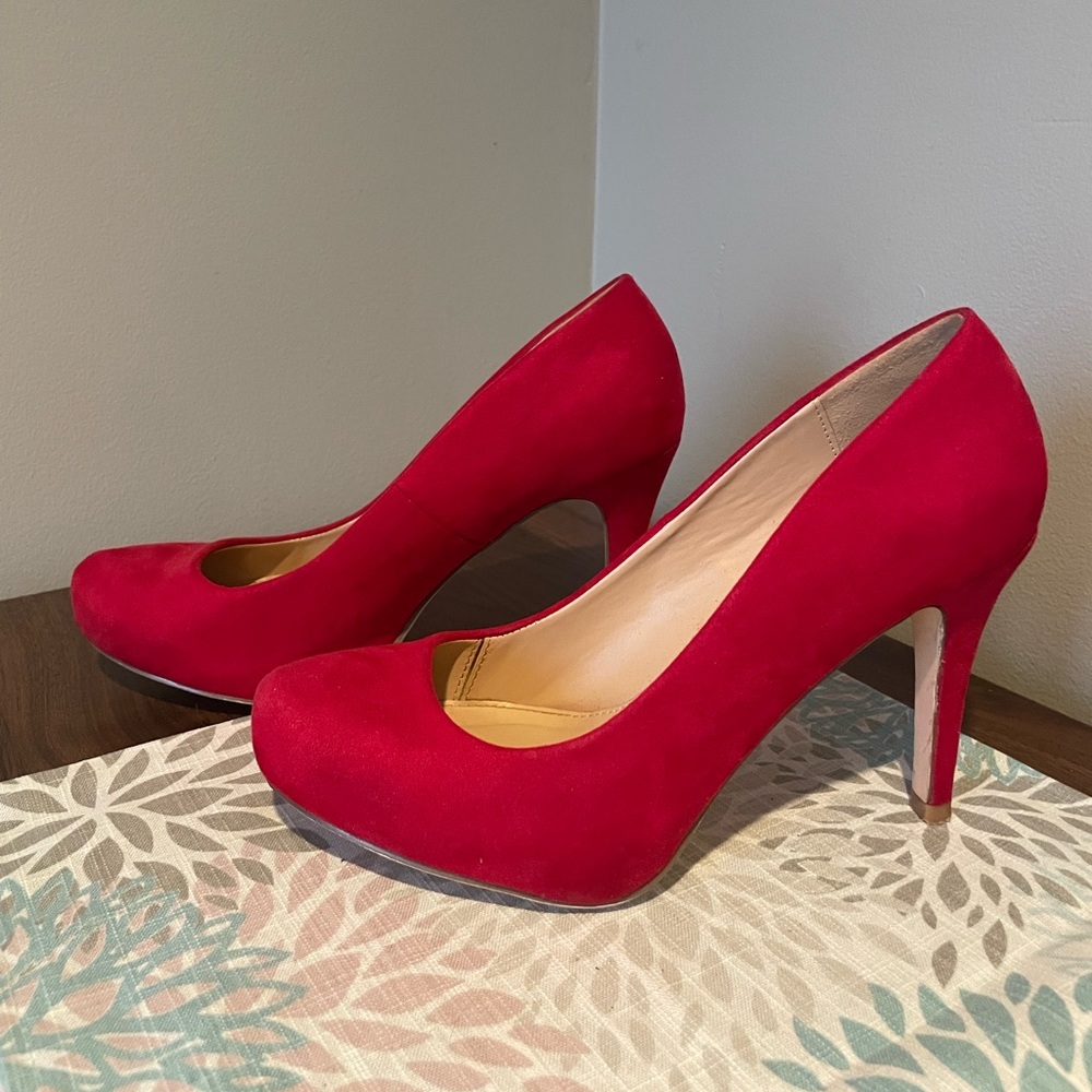 Hot red pumps